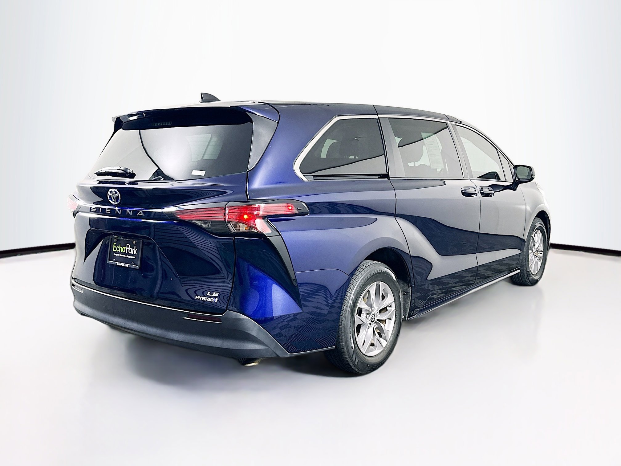 Used 2022 Toyota Sienna LE FWD image 9