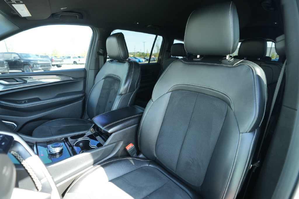 Used 2021 Jeep Grand Cherokee L Laredo RWD image 42