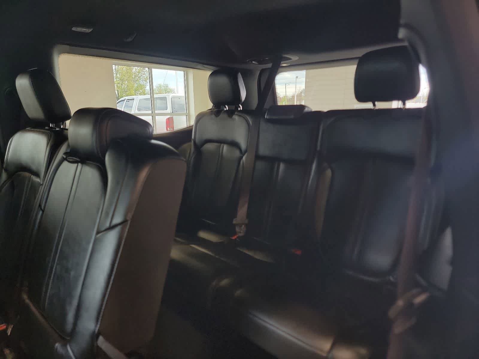 Used 2023 Jeep Wagoneer Series II AWD/4WD image 36