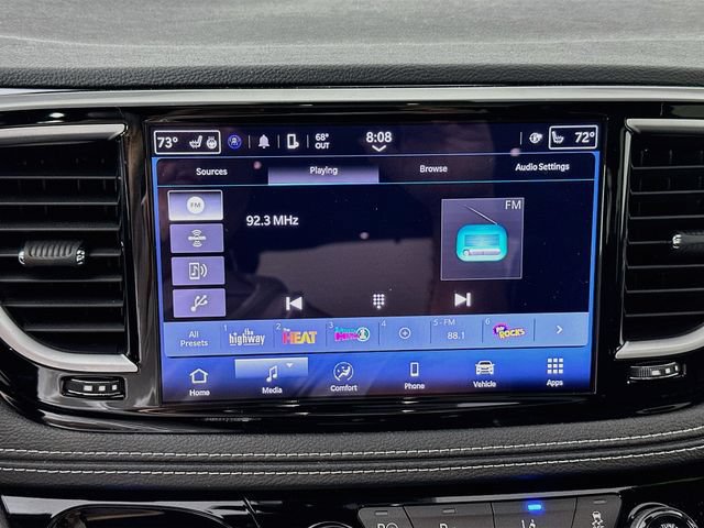 Used 2025 Chrysler Pacifica Premium FWD image 12