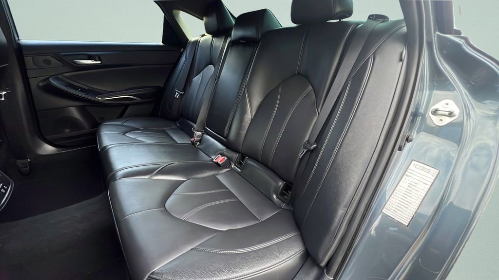 Certified 2022 Toyota Avalon XLE FWD image 9