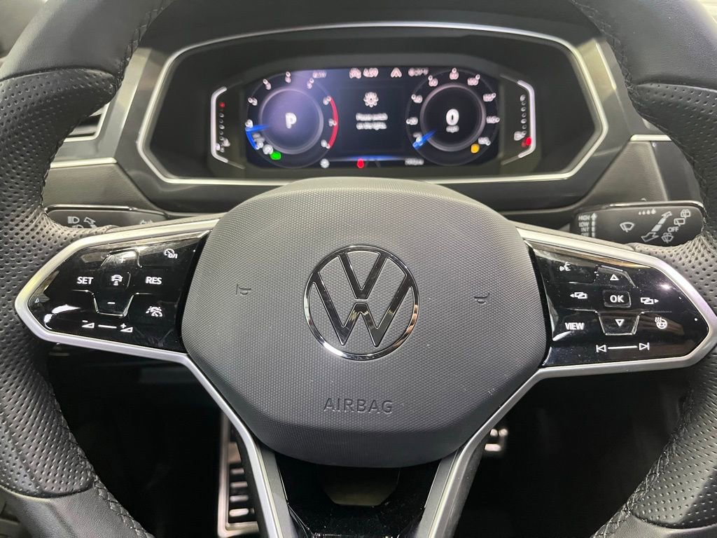 Certified 2024 Volkswagen Tiguan SEL R-Line image 22