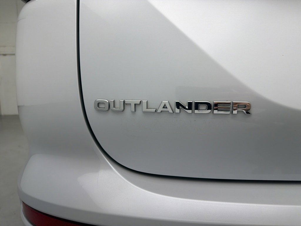 Used 2023 Mitsubishi Outlander SEL image 61
