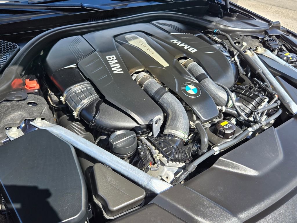 Used 2019 BMW 750i xDrive w/ Executive Package image 17