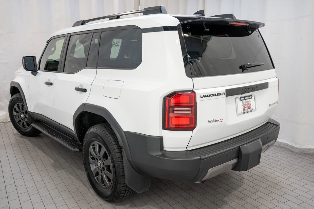 Used 2024 Toyota Land Cruiser image 3