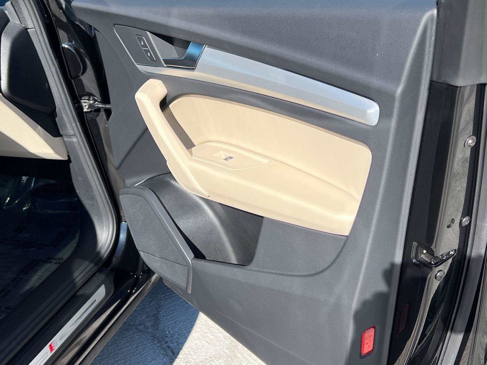 Used 2025 Audi Q5 2.0T Premium w/ Convenience Plus Package image 14