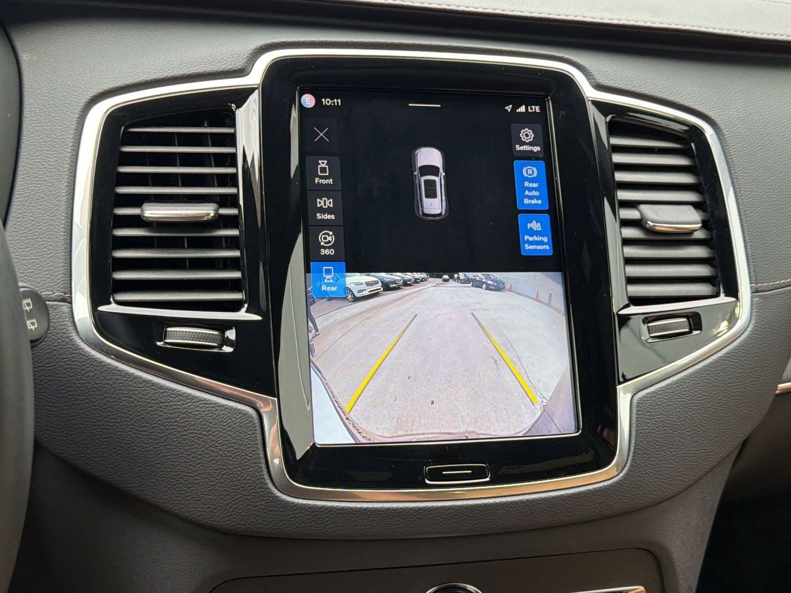 Certified 2023 Volvo XC90 B6 Ultimate w/ Protection Package Premier AWD/4WD image 25
