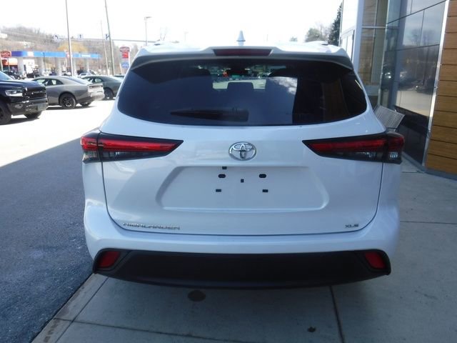Used 2023 Toyota Highlander XLE image 9