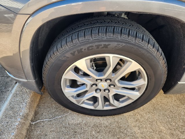 Used 2021 Chevrolet Traverse Premier w/ LPO, Floor Liner Package FWD image 9