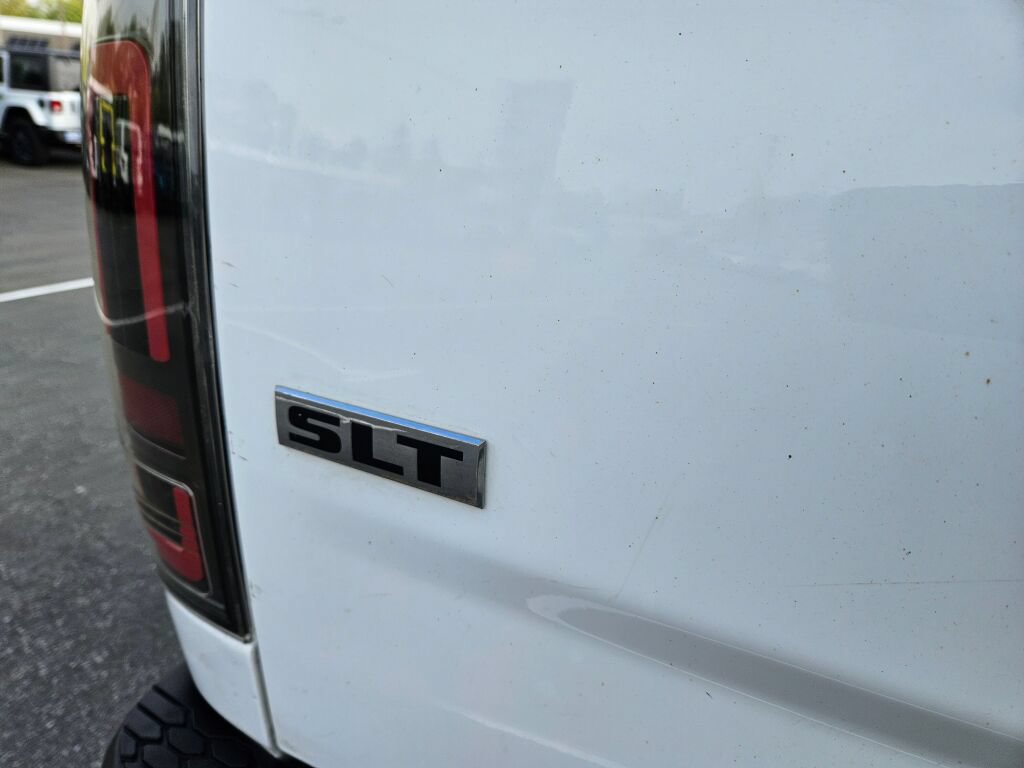 Used 2019 RAM 1500 Classic SLT w/ Protection Group AWD/4WD image 12
