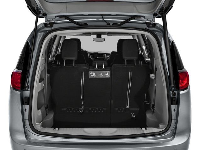 Used 2017 Chrysler Pacifica Limited w/ UConnect Theater Package FWD image 15