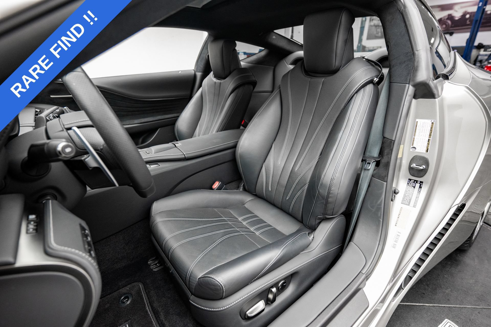 Used 2021 Lexus LC 500 Coupe w/ Touring Package RWD image 13
