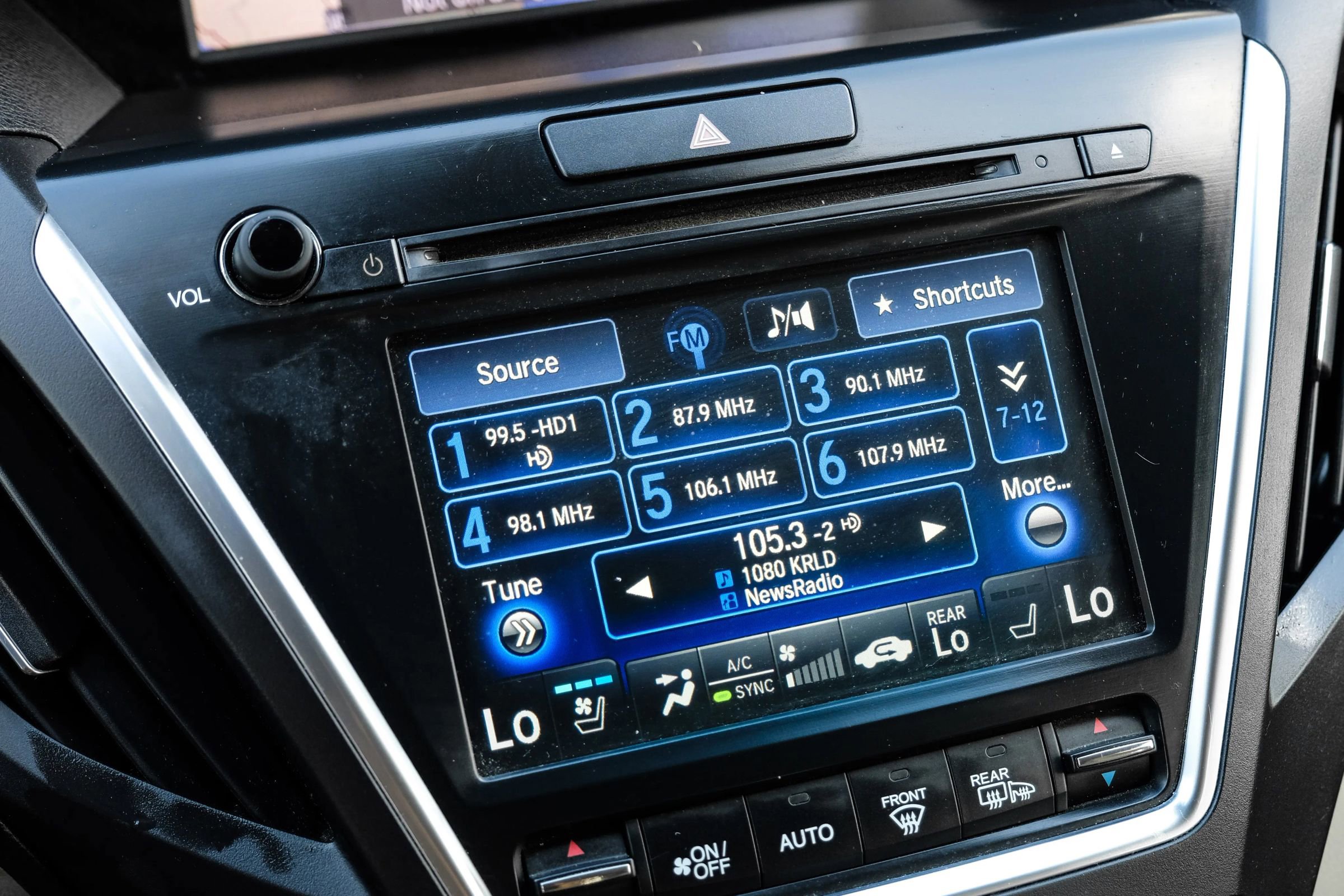 Used 2017 Acura MDX SH-AWD Sport Utility 4D image 33