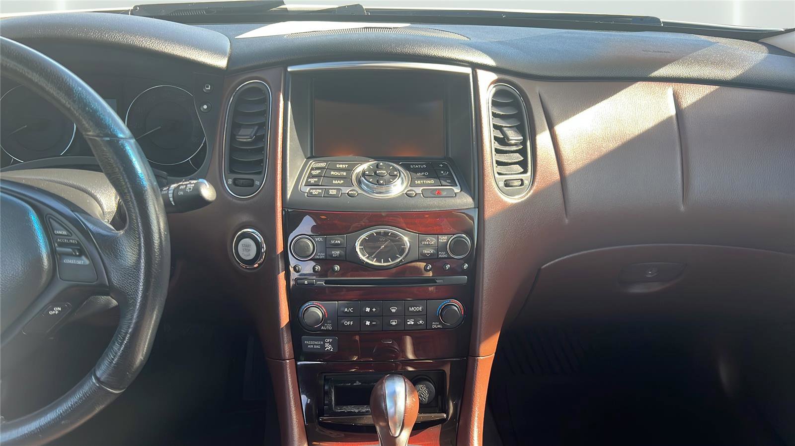 Used 2014 INFINITI QX50 Journey w/ Premium Package image 10