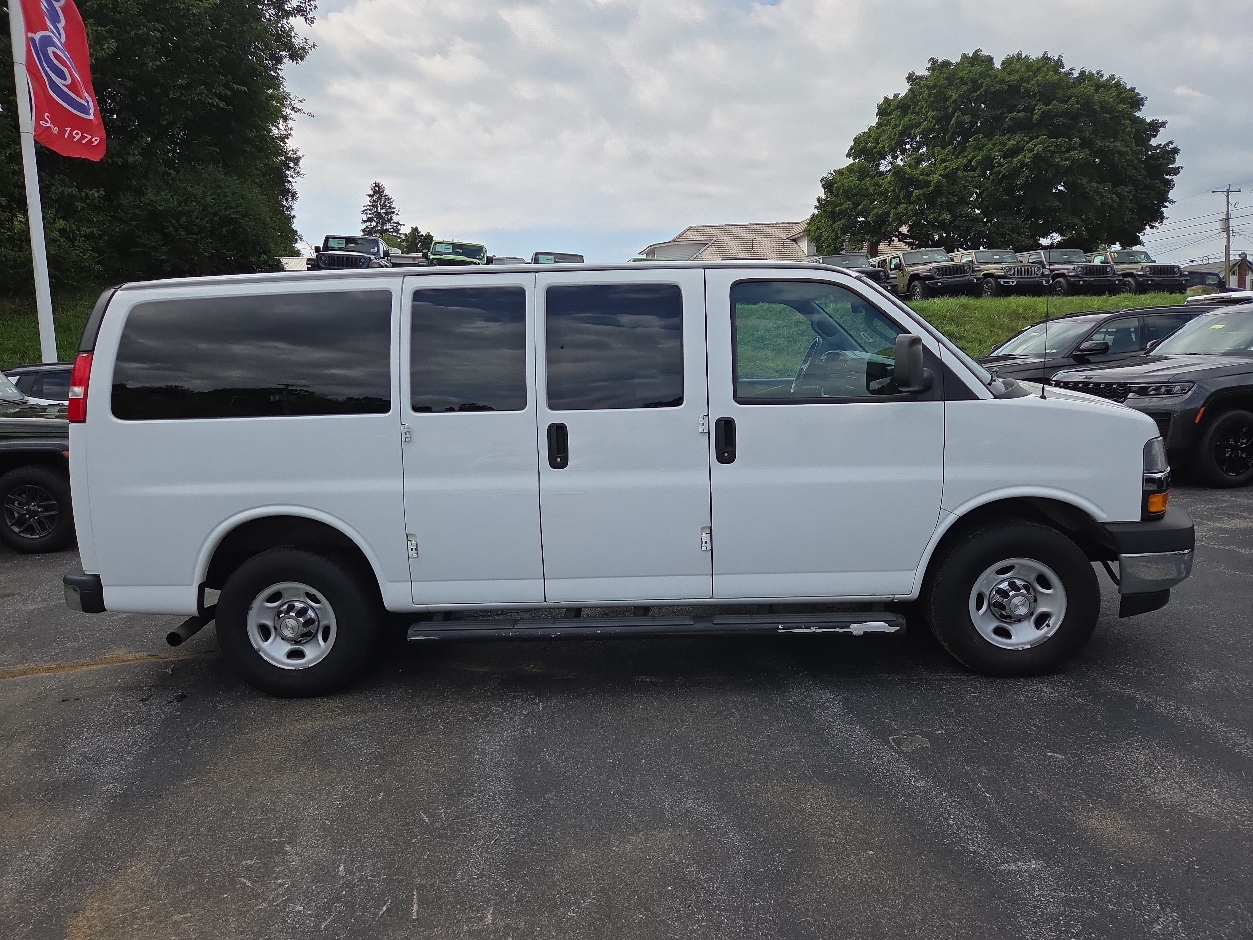 Used 2020 Chevrolet Express 2500 LT w/ LT Preferred Equipment Group RWD image 2