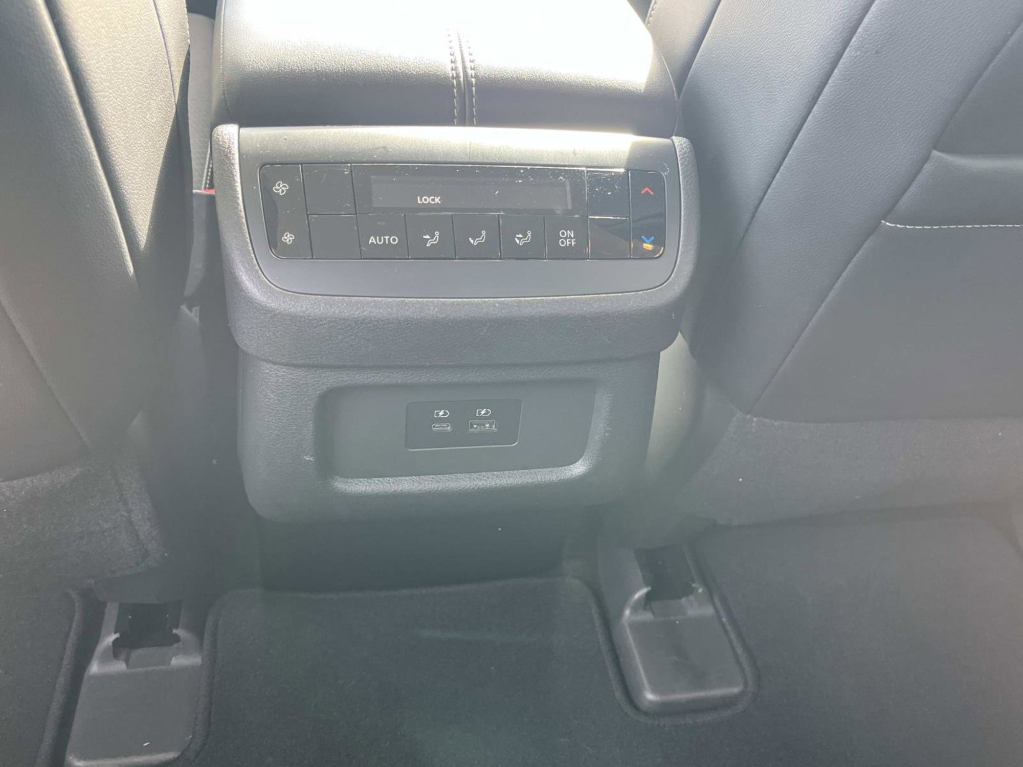 Used 2022 Nissan Pathfinder SL w/ SL Black Package image 18