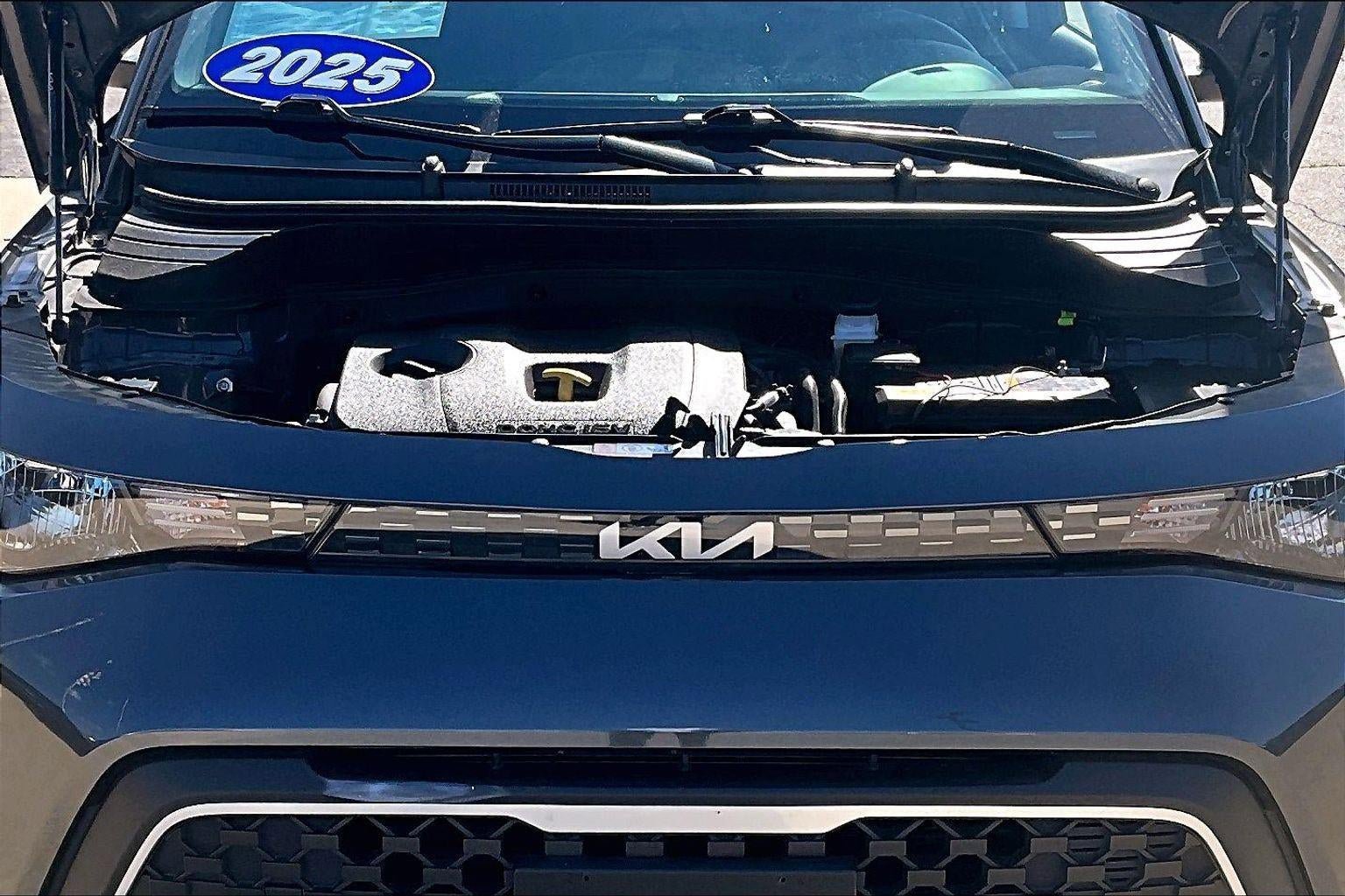 Used 2025 Kia Soul LX w/ LX Technology Package FWD image 30