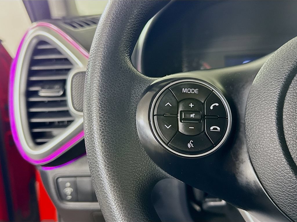 Used 2020 Kia Soul LX FWD image 19