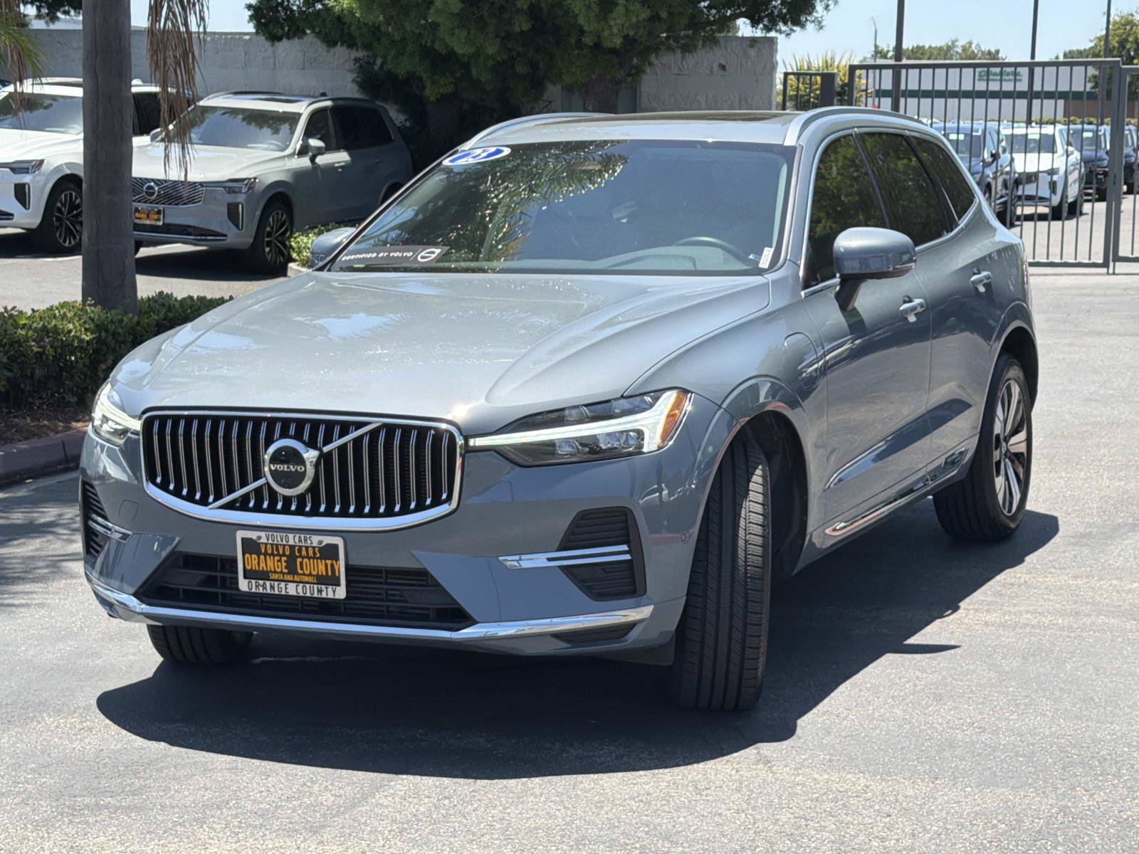 Certified 2023 Volvo XC60 T8 Plus AWD/4WD image 3