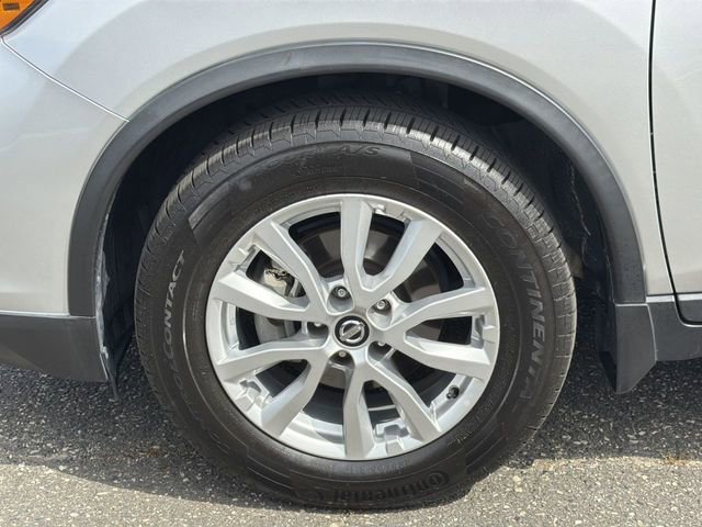Used 2017 Nissan Rogue SV FWD image 12