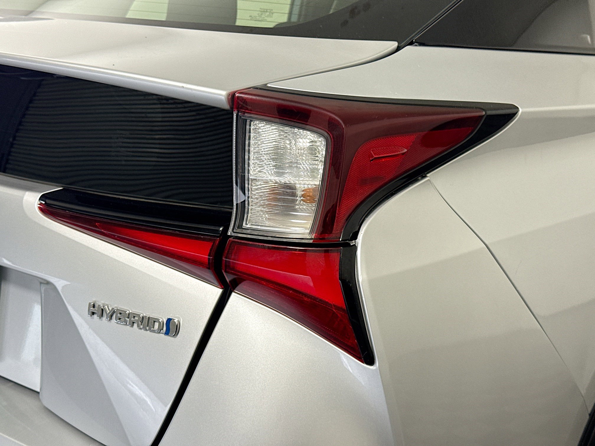 Used 2021 Toyota Prius LE FWD image 34