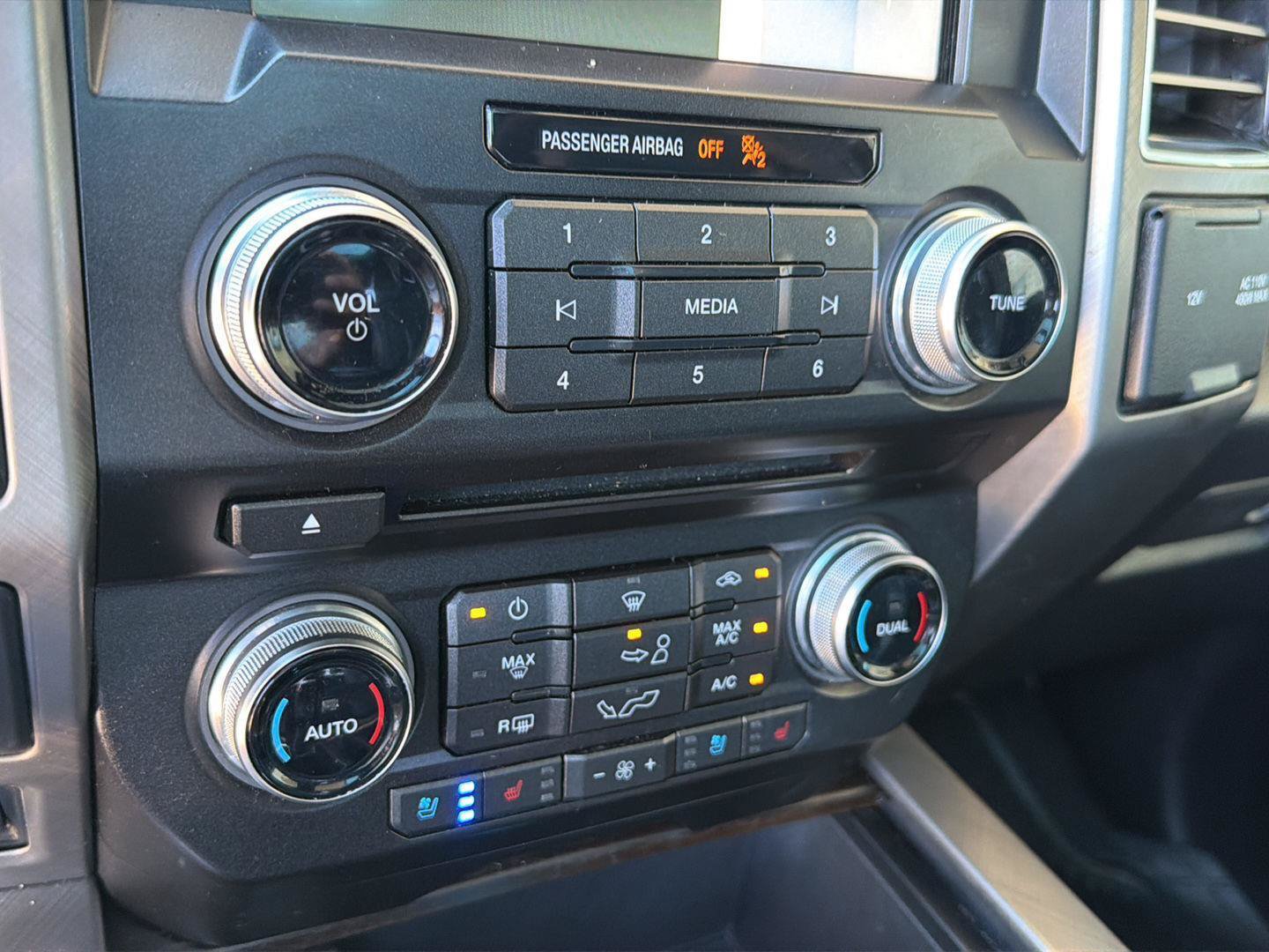 Used 2018 Ford F150 Limited w/ Trailer Tow Package RWD image 28