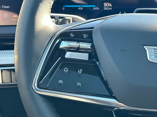 New 2026 Cadillac Optiq Luxury 2 image 7