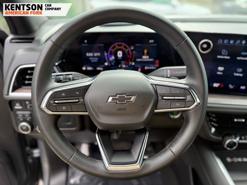 Used 2025 Chevrolet Suburban Z71 AWD/4WD image 17