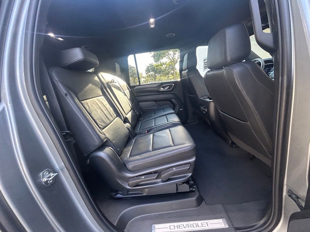 Used 2023 Chevrolet Suburban LT image 28