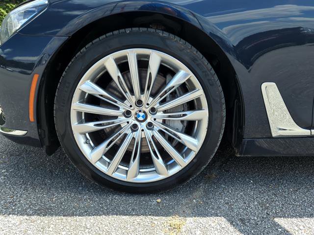 Used 2019 BMW 750i xDrive w/ Executive Package image 14