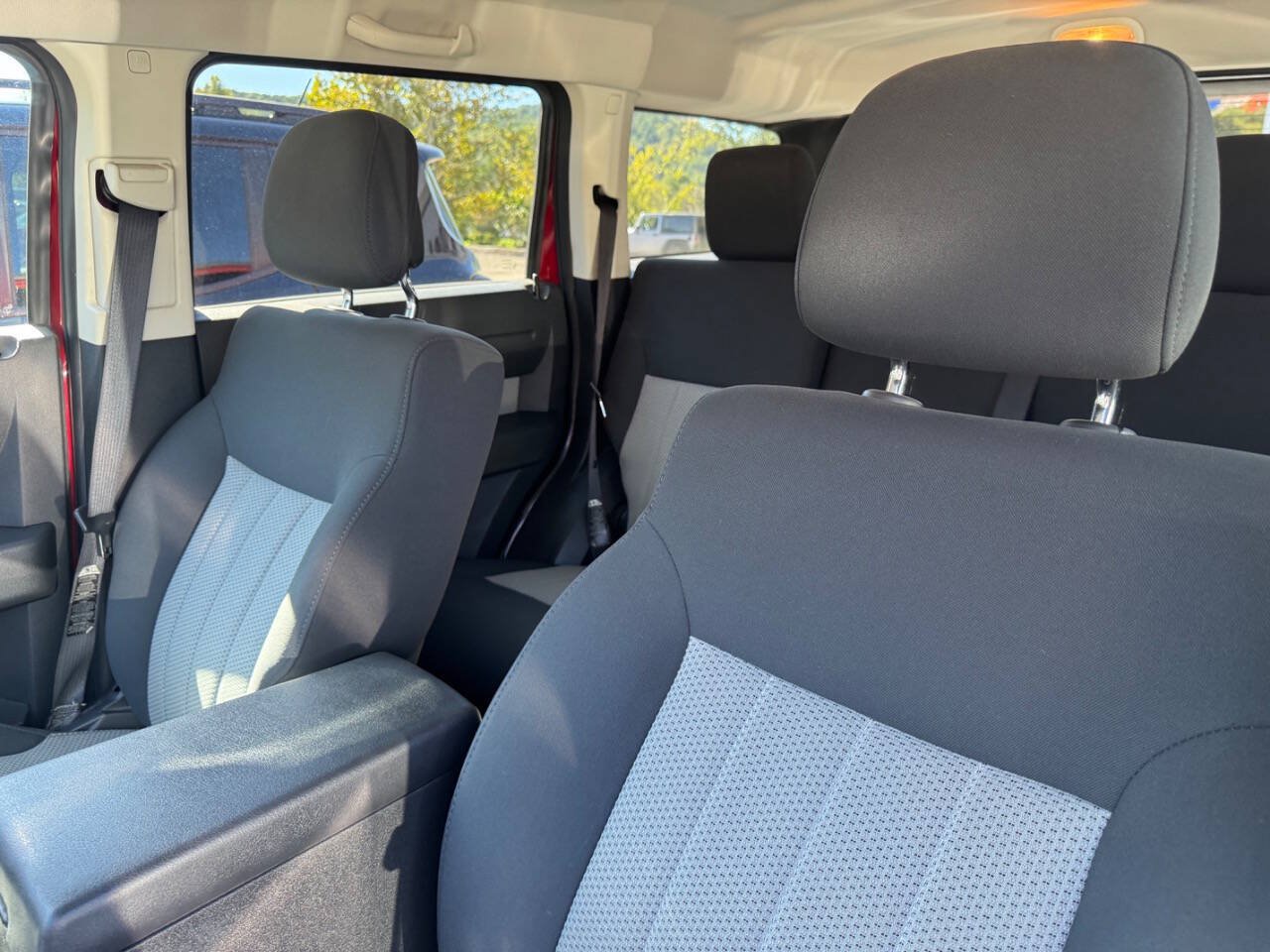 Used 2010 Dodge Nitro SXT AWD/4WD image 13