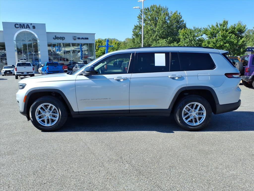 Used 2021 Jeep Grand Cherokee L Laredo w/ Luxury Tech Group I AWD/4WD image 3