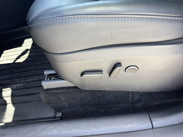 Used 2025 Tesla Model Y Long Range RWD image 12