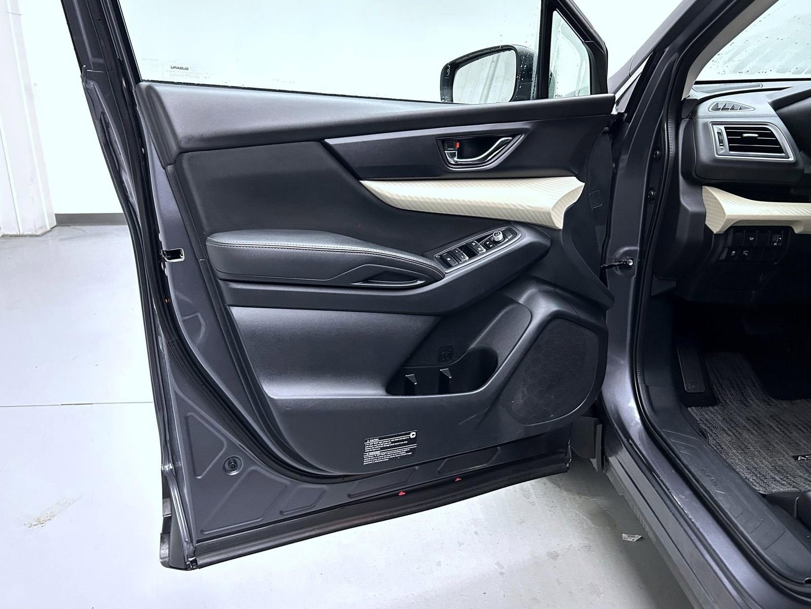 Used 2021 Subaru Ascent Premium image 9