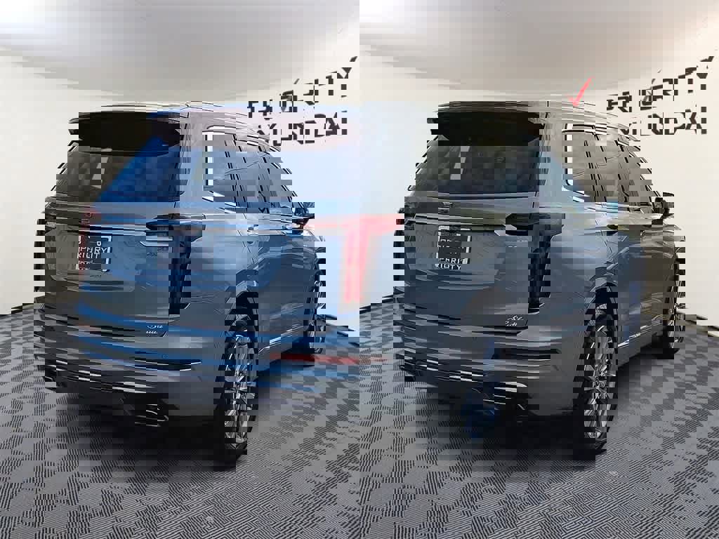 Used 2024 Cadillac XT6 Premium Luxury w/ Technology Package image 4