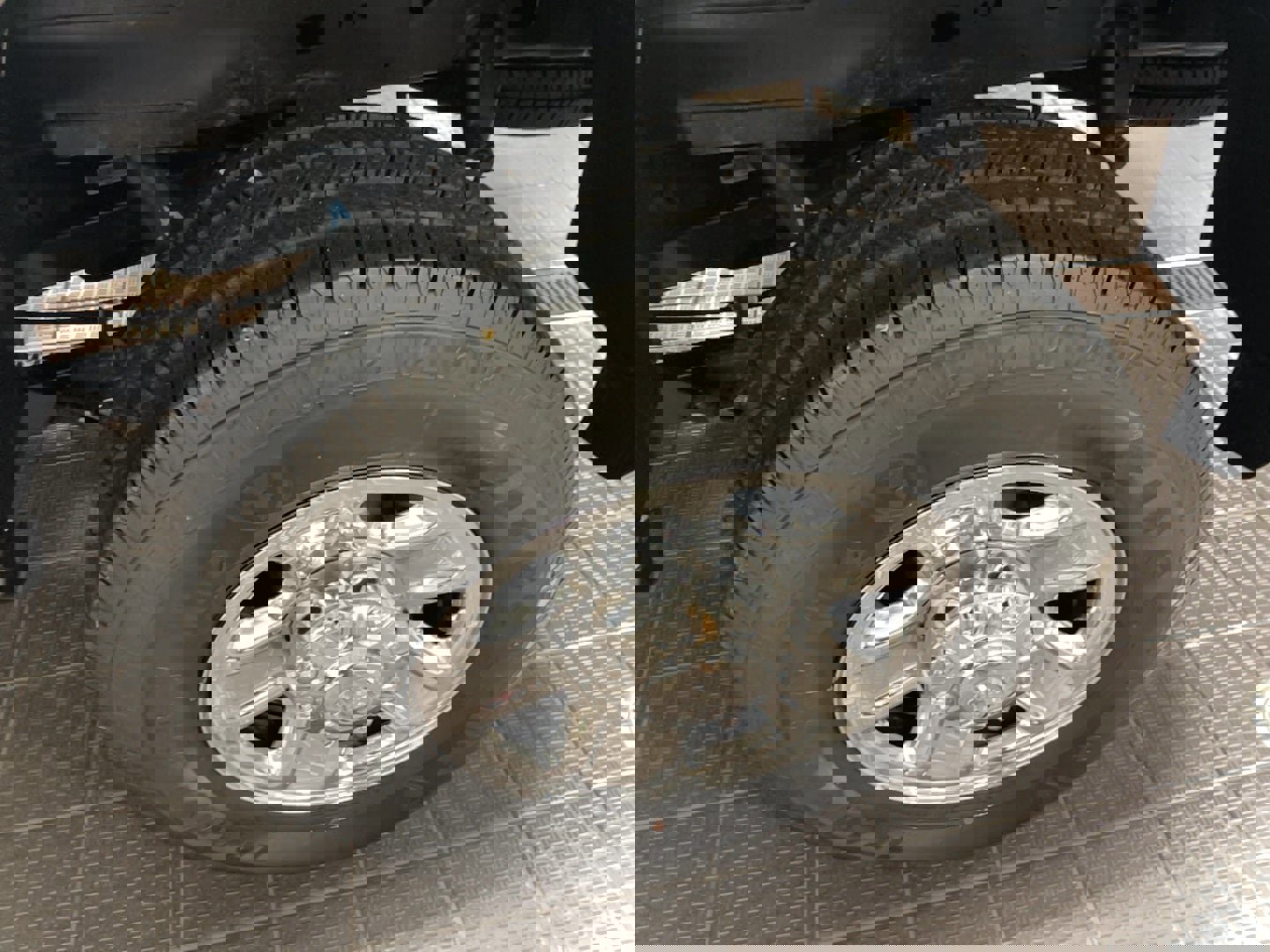 Used 2024 RAM 2500 Tradesman w/ Towing Technology Group image 3