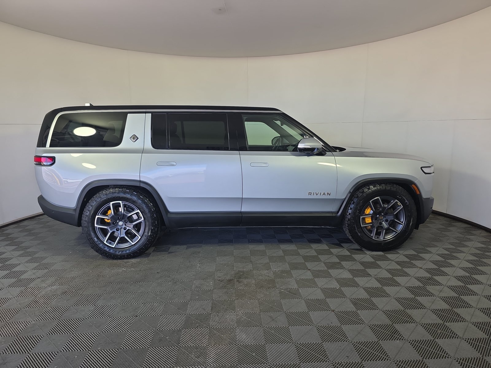 Used 2023 Rivian R1S Adventure Quad AWD/4WD image 6