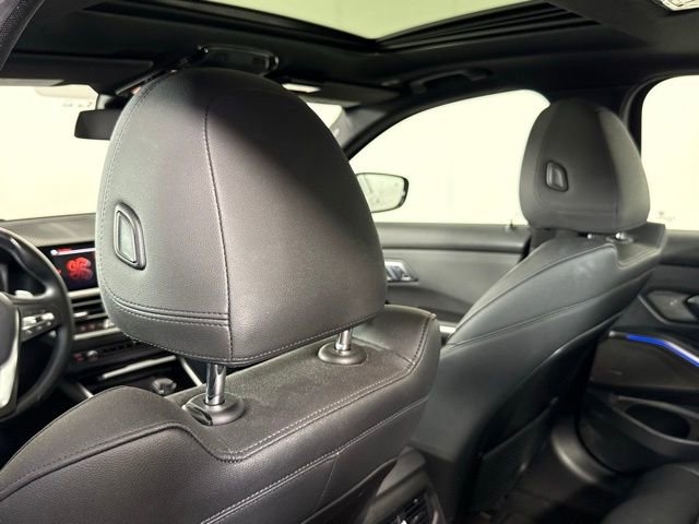 Used 2021 BMW 330i Sedan w/ Premium Package image 21
