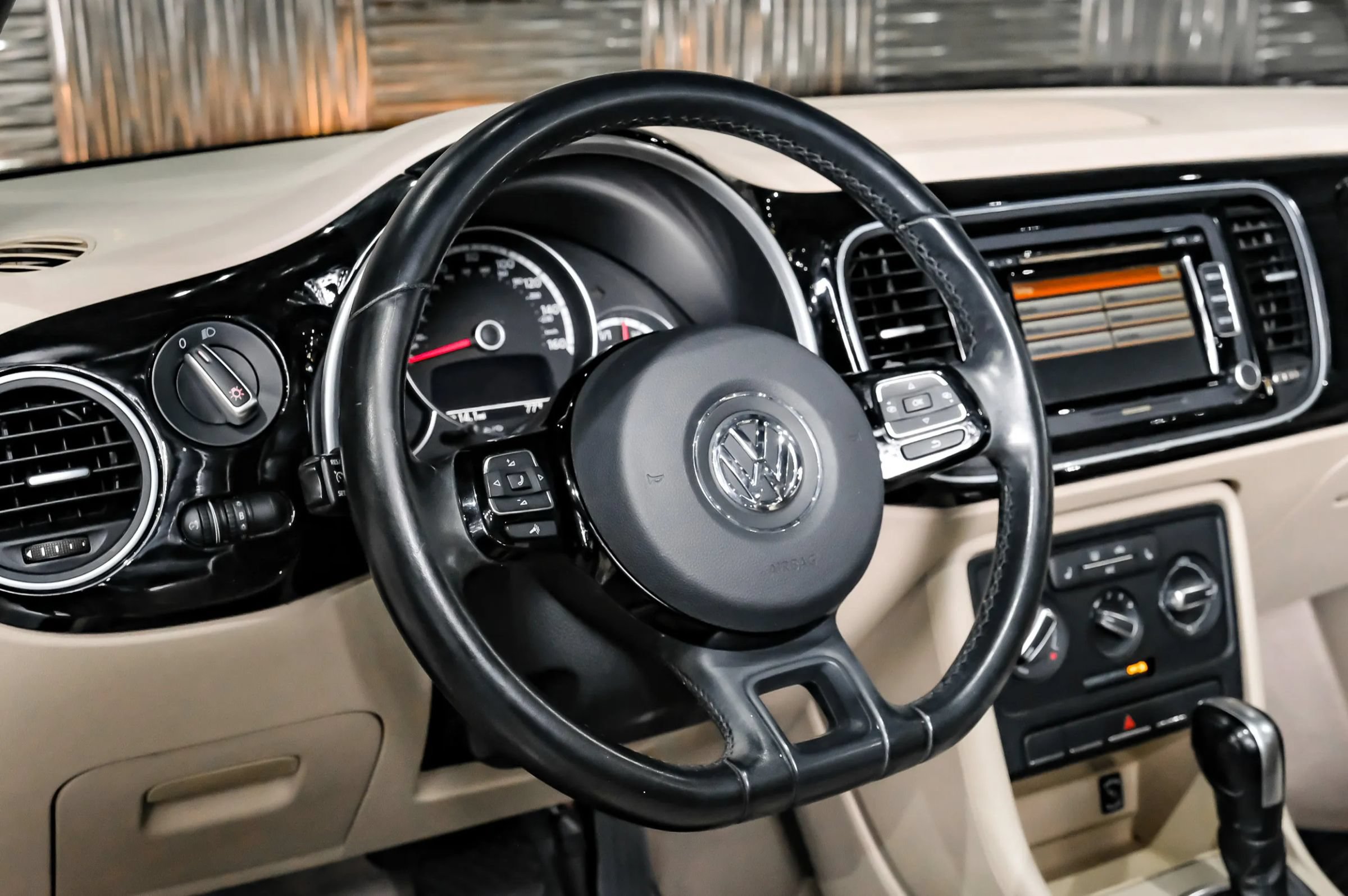 Used 2014 Volkswagen Beetle 2.5 FWD image 18