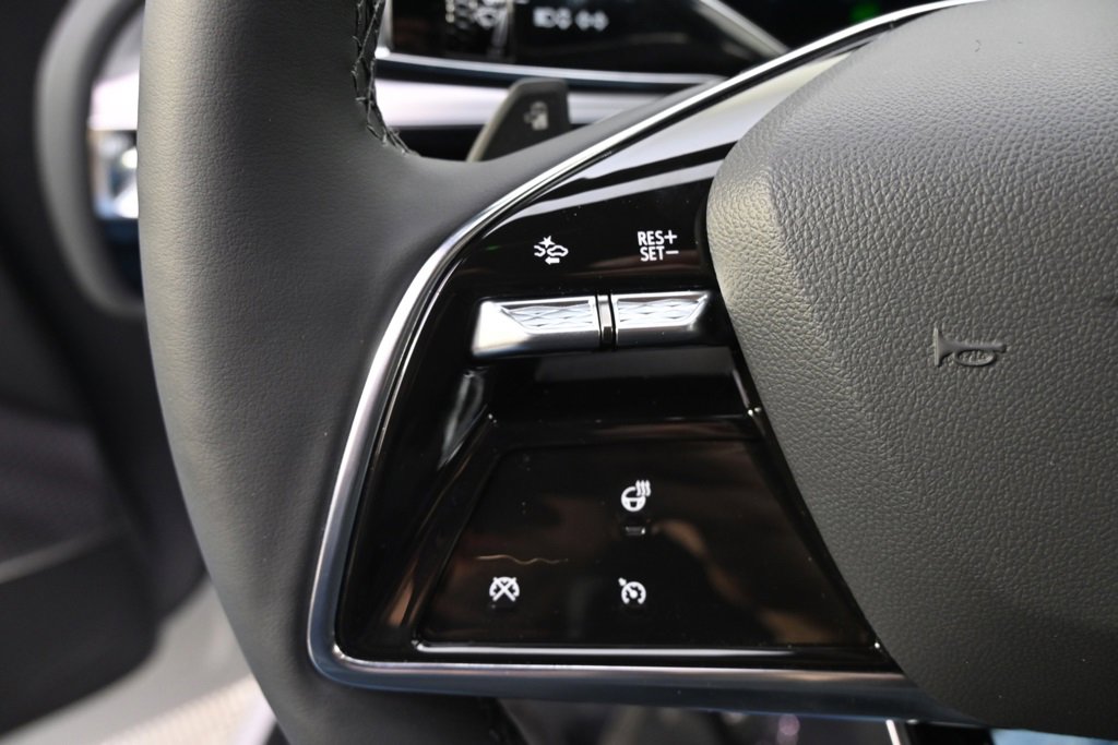 New 2025 Cadillac Lyriq Sport image 33