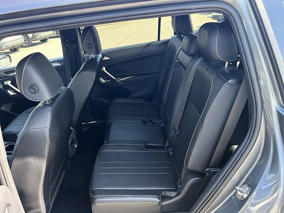 Used 2022 Volkswagen Tiguan SE R-Line image 14