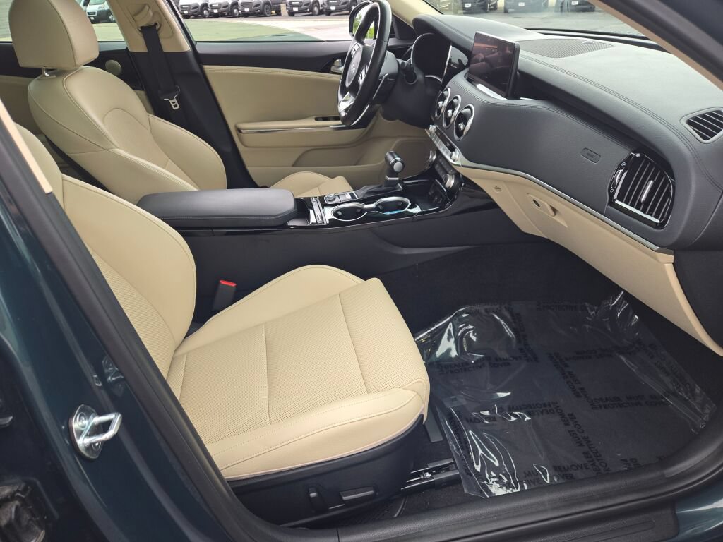 Used 2023 Kia Stinger GT-Line w/ Sun & Sound Package AWD/4WD image 8