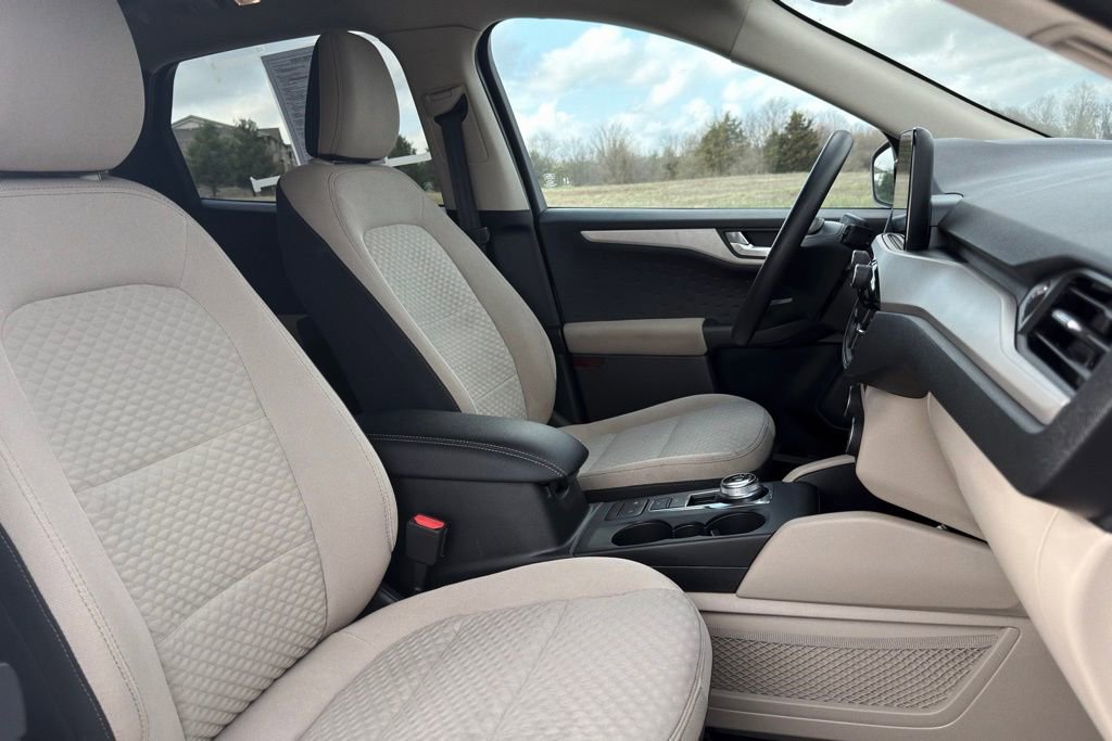 Used 2020 Ford Escape SE image 24