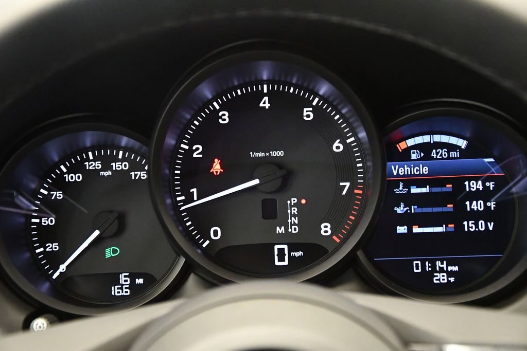 Used 2025 Porsche Macan image 25