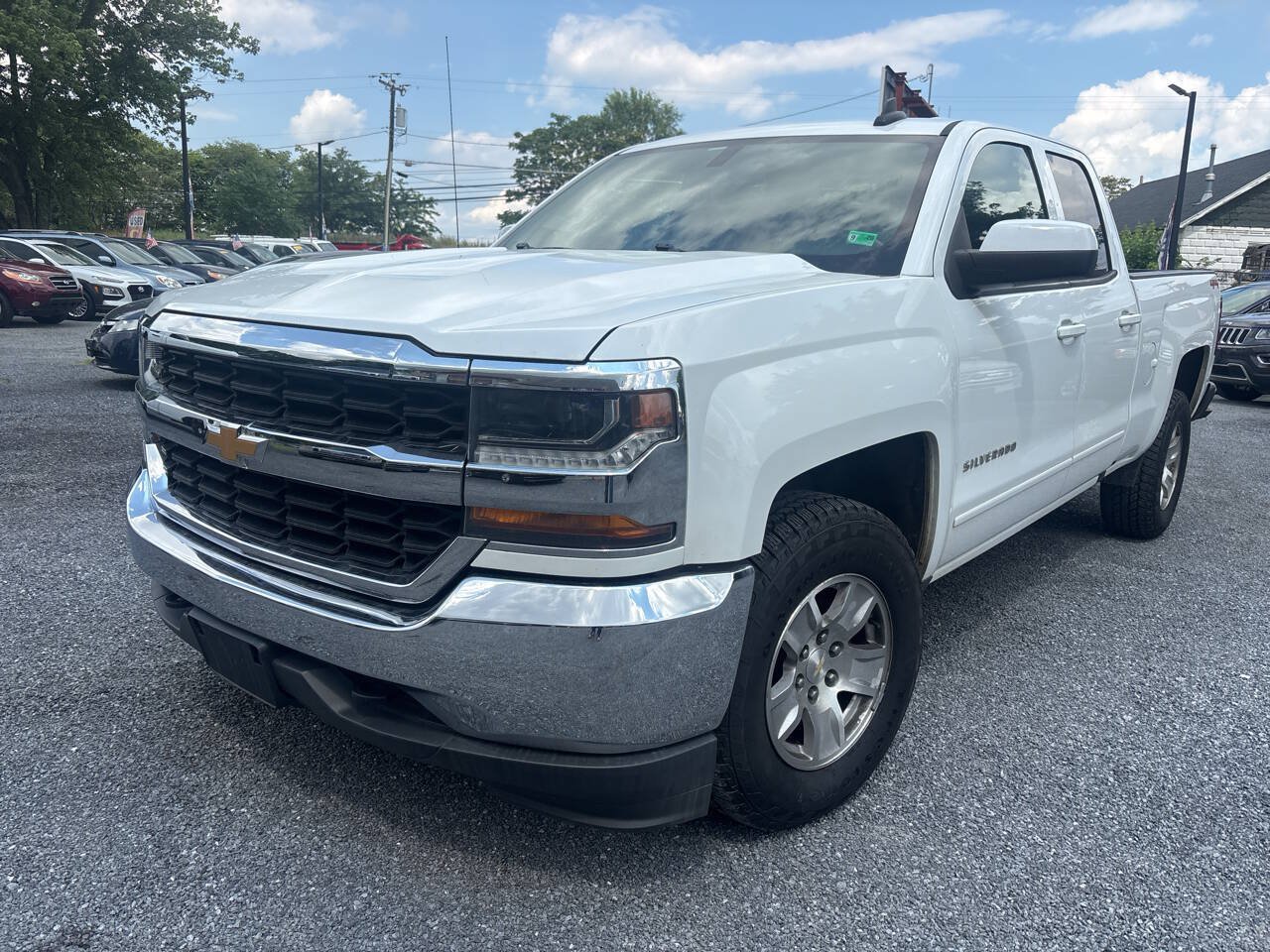Used 2019 Chevrolet Silverado 1500 LT AWD/4WD image 1