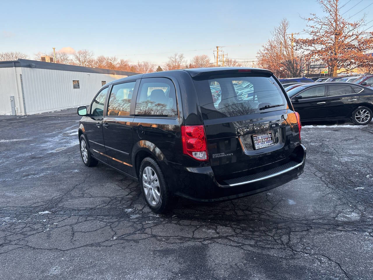 Used 2014 Dodge Grand Caravan American Value Package FWD image 3