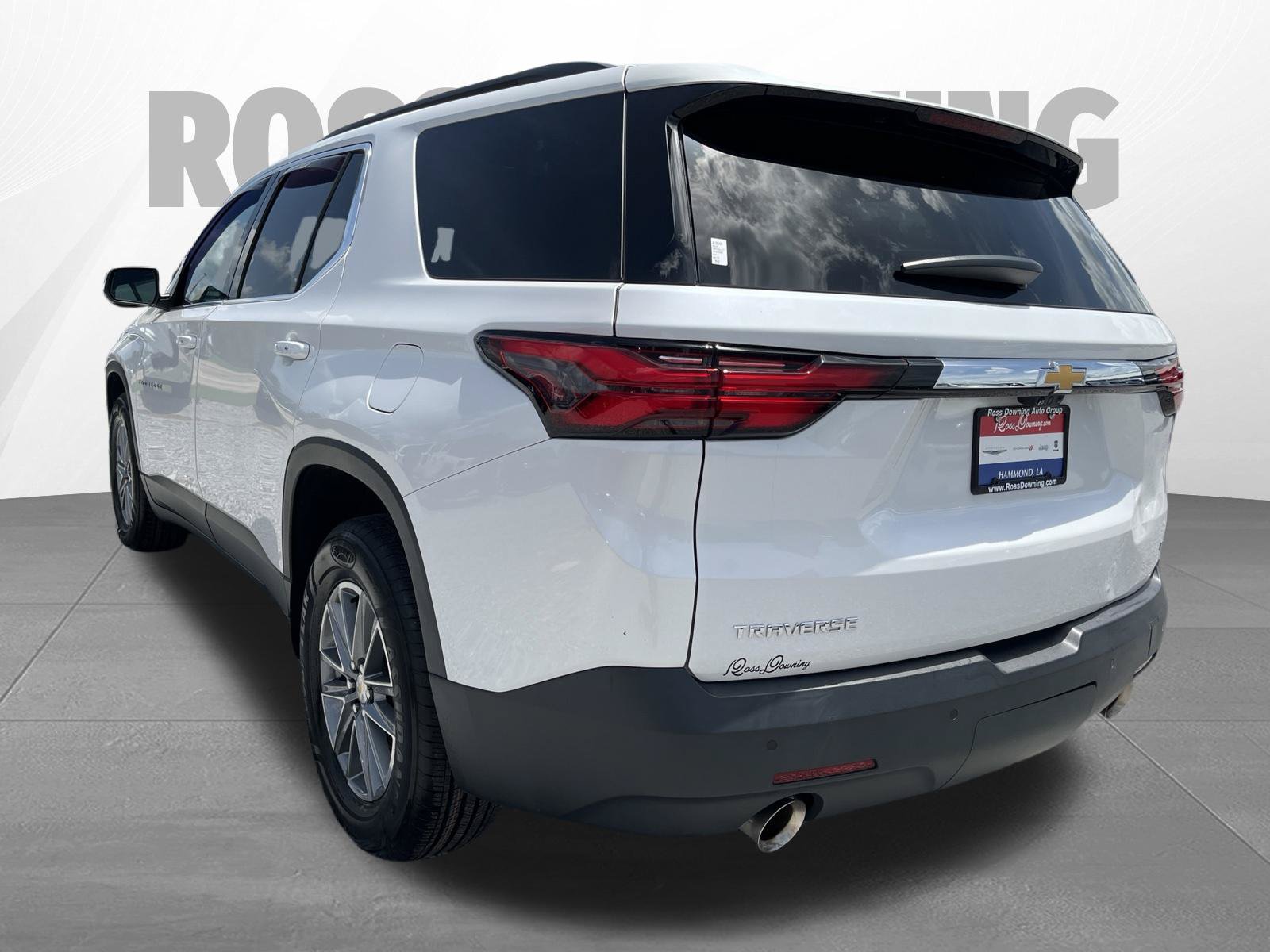 Used 2023 Chevrolet Traverse LT FWD image 6