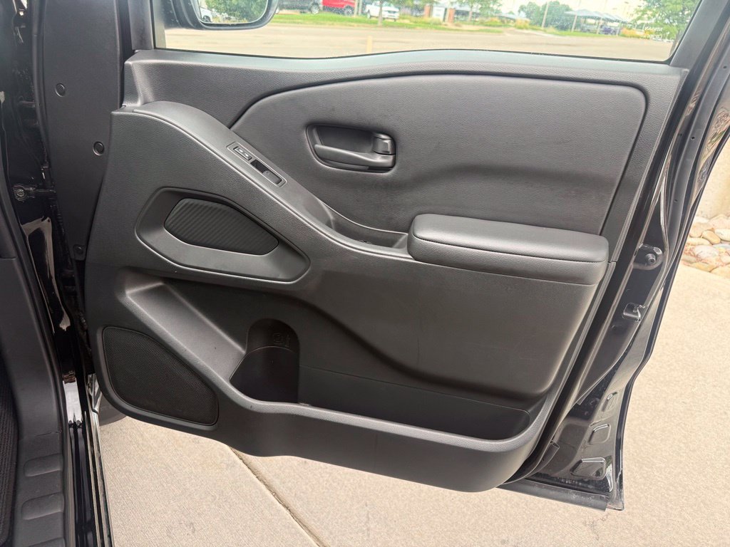 Used 2025 Nissan Frontier S RWD image 25