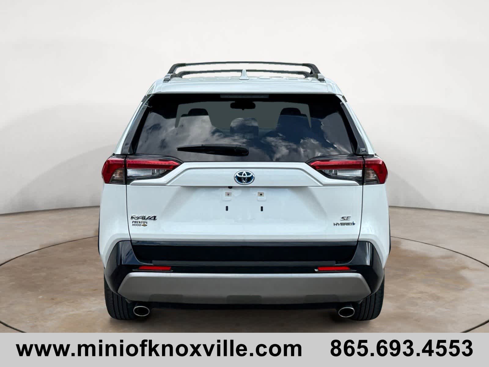 Used 2023 Toyota RAV4 SE AWD/4WD image 4