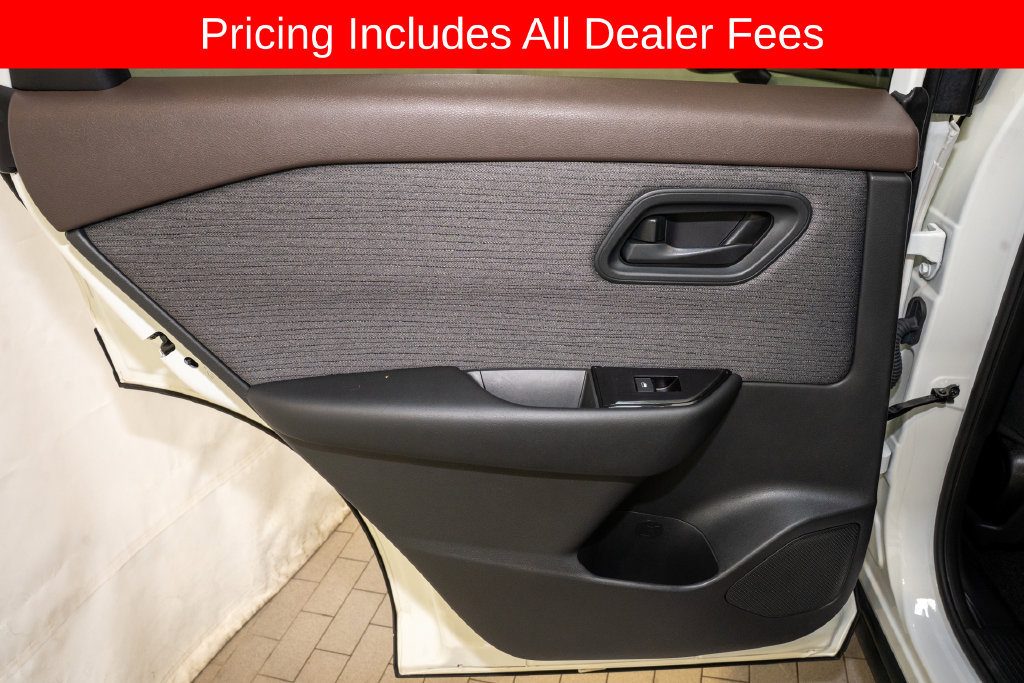Used 2023 Nissan Rogue S FWD image 8